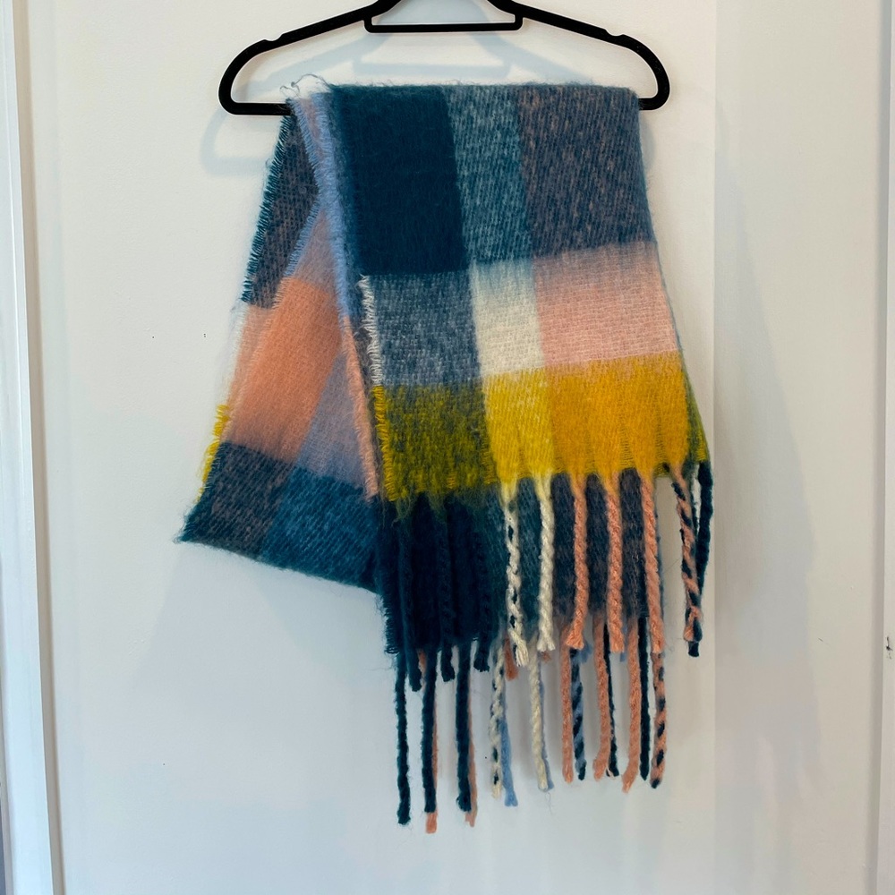 American Eagle Soft Fuzzy Blue Pink Yellow Scarf